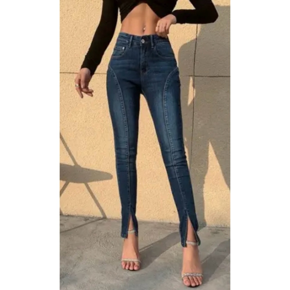 GOOD AMERICAN Dark Wash Good Legs Skinny Jeans